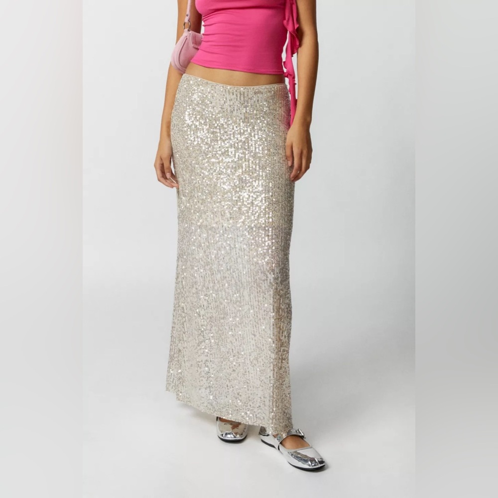 UO Urban Renewal Parties Remnants Sequined Maxi Skirt - Silver